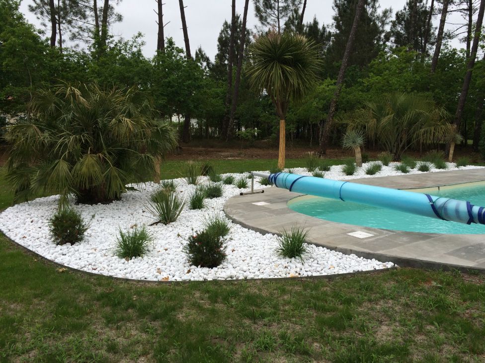 Réalisation d'un tour de piscine à Mezos dans les Landes