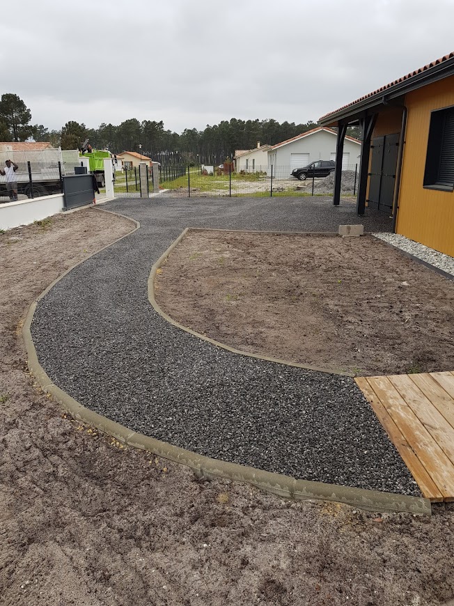 Réalisation d'un chemin à Escource dans les Landes